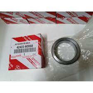 4242360050,RETAINER, REAR AXLE BEARING, INNER RH,حاجز رمان 