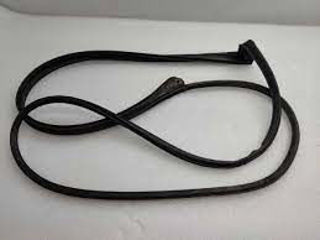 6786133090,WEATHERSTRIP, FRONT DOOR, RH,جلده باب امامي يمين - جلده الغبار والهواء 